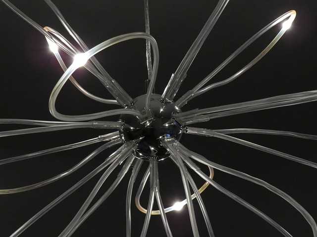 Узнайте более подробно о undefinedсветильниках потолочных светодиодных</a> для различных стилей и находите подходящий вариант для своего дома.»></p>
<h2>Технические характеристики светодиодов: что важно учесть при покупке</h2>
<p><img decoding=